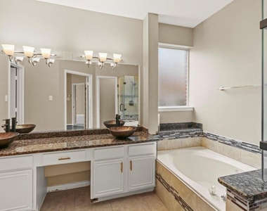 10807 Oak Bayou Lane - Photo Thumbnail 22