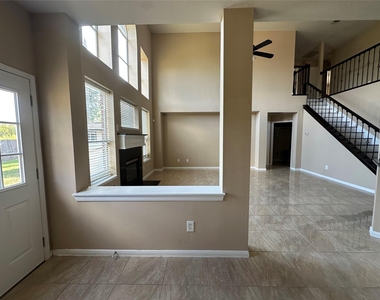 10807 Oak Bayou Lane - Photo Thumbnail 12