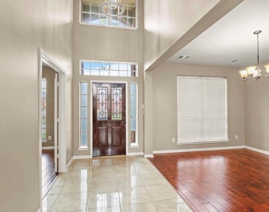 10807 Oak Bayou Lane - Photo Thumbnail 7