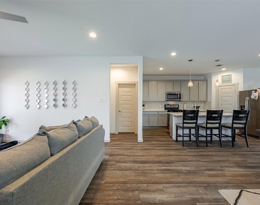 19014 Norbury Park Lane - Photo Thumbnail 9