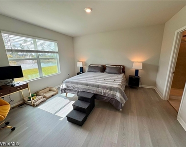11210 Sunset Preserve Drive - Photo Thumbnail 4