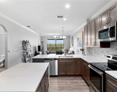 9727 Acqua Court - Photo Thumbnail 4