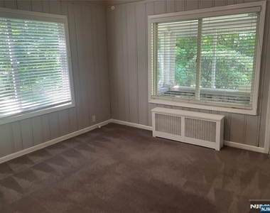 606 Wyckoff - Photo Thumbnail 6