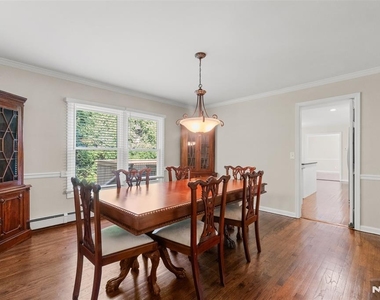 215 Oak - Photo Thumbnail 8