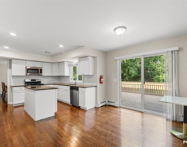 215 Oak - Photo Thumbnail 11