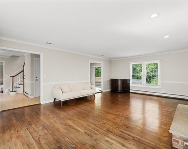 215 Oak - Photo Thumbnail 17