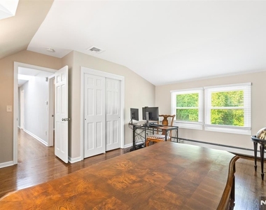 215 Oak - Photo Thumbnail 23