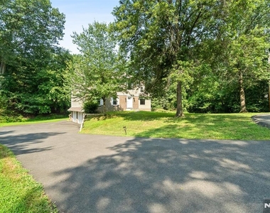 215 Oak - Photo Thumbnail 2