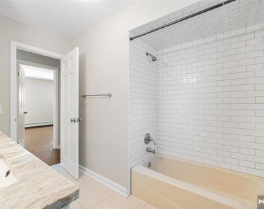 215 Oak - Photo Thumbnail 28