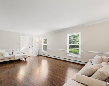 215 Oak - Photo Thumbnail 7