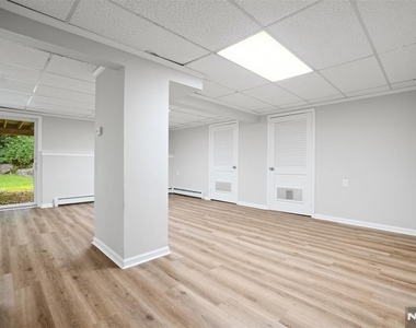 215 Oak - Photo Thumbnail 38