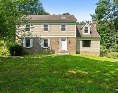 215 Oak - Photo Thumbnail 1