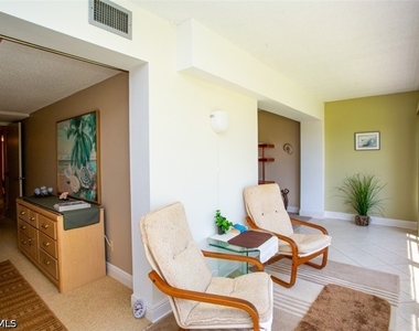 315 Saint Andrews Boulevard - Photo Thumbnail 8