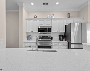 8331 Whiskey Preserve Circle - Photo Thumbnail 5