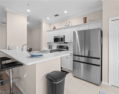 8331 Whiskey Preserve Circle - Photo Thumbnail 4