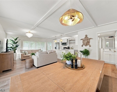 280 4th Street S - Photo Thumbnail 13