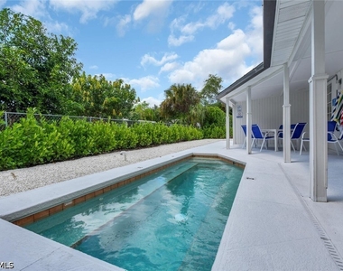 2048 Holiday Lane - Photo Thumbnail 25
