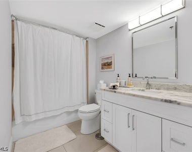 6585 Nicholas Boulevard - Photo Thumbnail 7