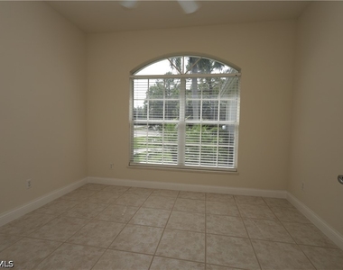 32 Heritage Way - Photo Thumbnail 21