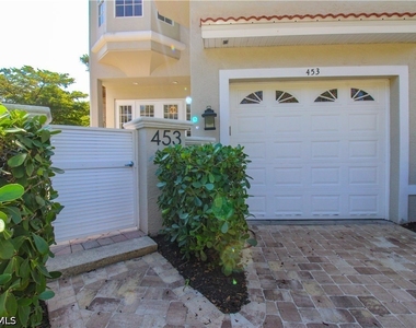 453 8th Avenue S - Photo Thumbnail 2