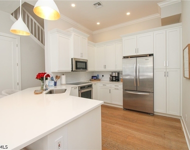 453 8th Avenue S - Photo Thumbnail 17