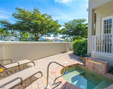 453 8th Avenue S - Photo Thumbnail 3