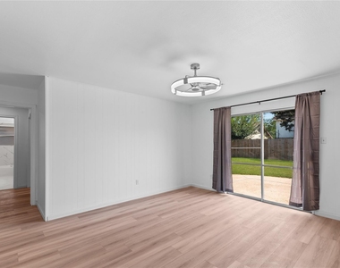 5607 Viking Drive - Photo Thumbnail 3