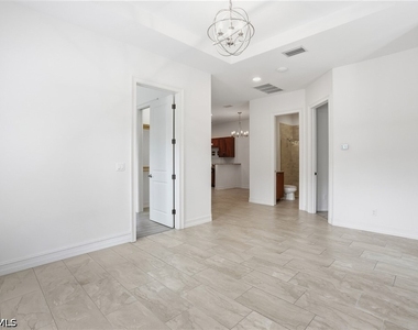 1311 Jaybird Way - Photo Thumbnail 10