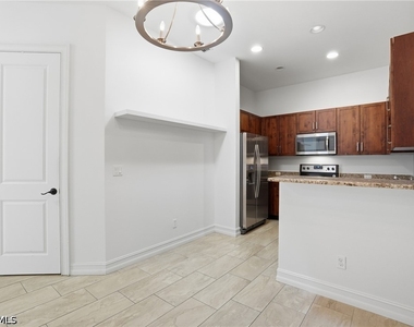 1311 Jaybird Way - Photo Thumbnail 13