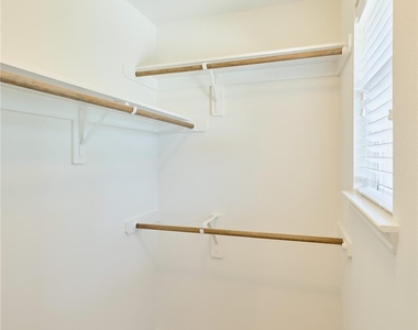 327 Bloomhill Place - Photo Thumbnail 28