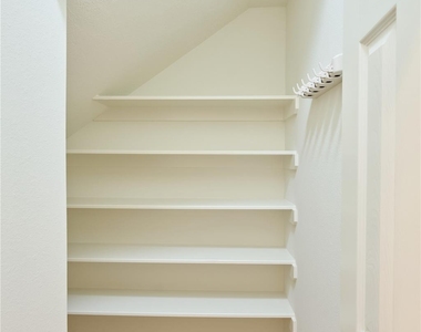 327 Bloomhill Place - Photo Thumbnail 25