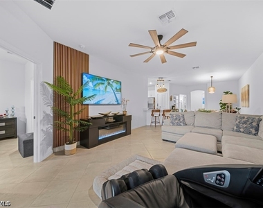 2356 Dragonfruit Way - Photo Thumbnail 15