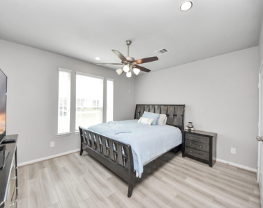 16735 Rockwall Street - Photo Thumbnail 20
