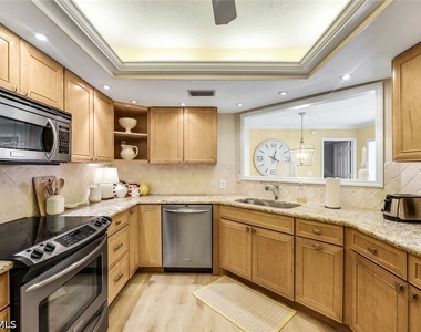 6515 Valen Way - Photo Thumbnail 5