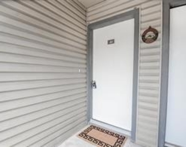 9707 Richmond Avenue - Photo Thumbnail 3