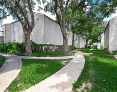 9707 Richmond Avenue - Photo Thumbnail 1