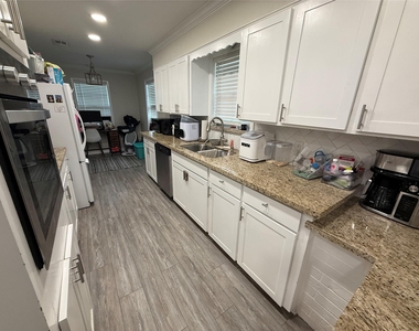 17850 Nonie Lane - Photo Thumbnail 5