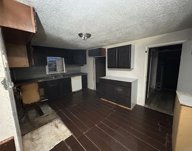 221 S Central Avenue - Photo Thumbnail 25