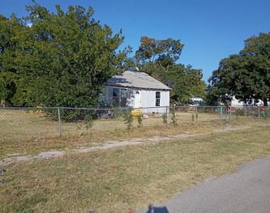221 S Central Avenue - Photo Thumbnail 6
