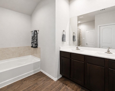 4707 Lombardy Fire Trail - Photo Thumbnail 6