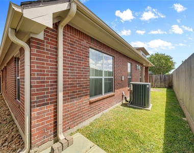 1470 Sherwood Park Circle - Photo Thumbnail 33