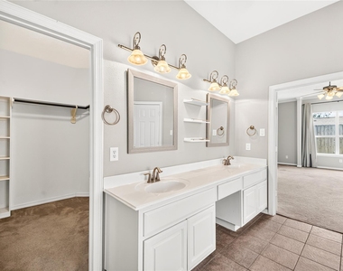 1470 Sherwood Park Circle - Photo Thumbnail 27