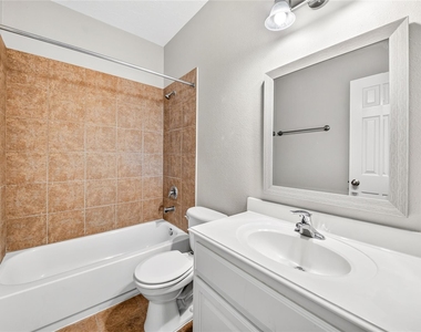 1470 Sherwood Park Circle - Photo Thumbnail 9
