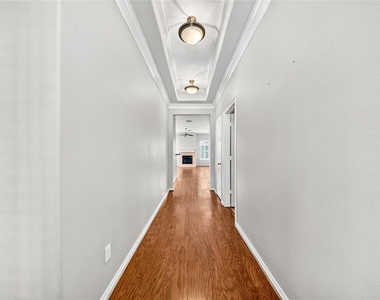 1470 Sherwood Park Circle - Photo Thumbnail 4