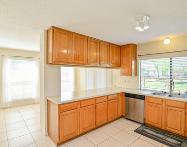 3410 Streamside Lane - Photo Thumbnail 20