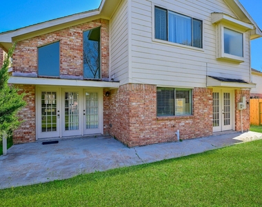 3410 Streamside Lane - Photo Thumbnail 11