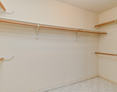 3410 Streamside Lane - Photo Thumbnail 36