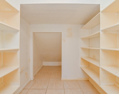 3410 Streamside Lane - Photo Thumbnail 23