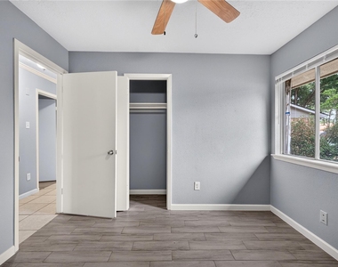 7622 Bubbling Spring Lane - Photo Thumbnail 13