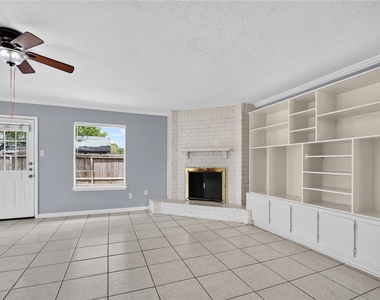 7622 Bubbling Spring Lane - Photo Thumbnail 5